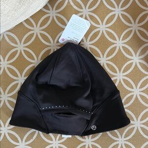 Lululemon Black Run for It All Beanie